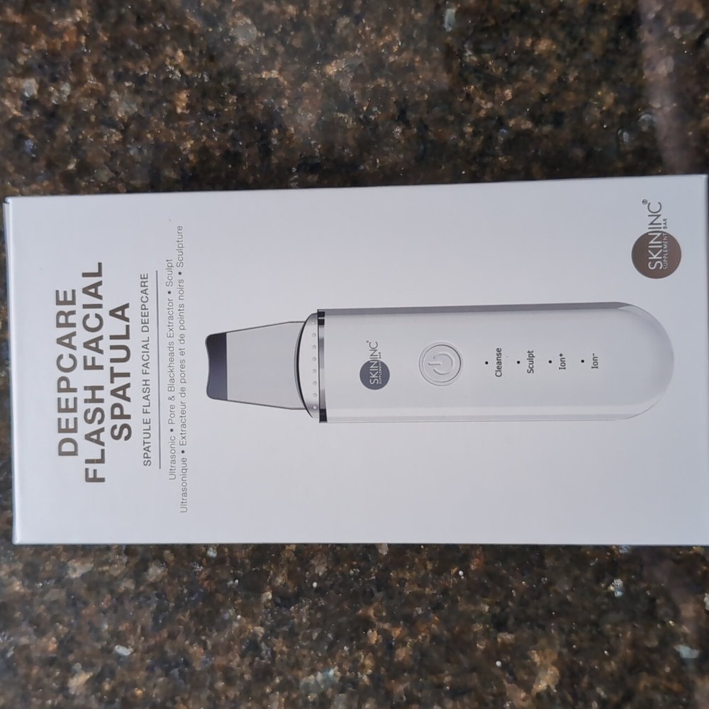 NWT Skin Inc. Deepcare Flash Facial Spatula